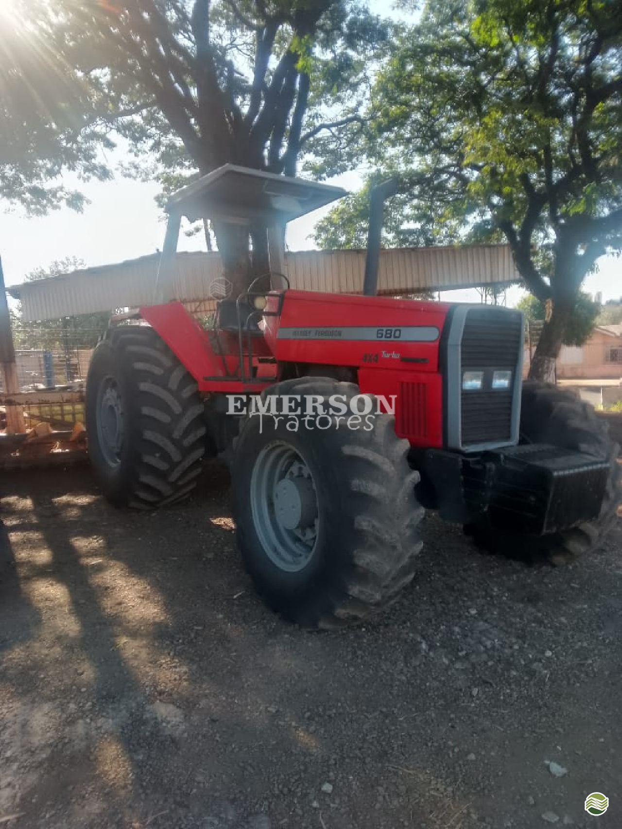TRATOR MASSEY FERGUSON MF 680 Tração 4x4 Emerson Tratores PONTA GROSSA PARANÁ PR